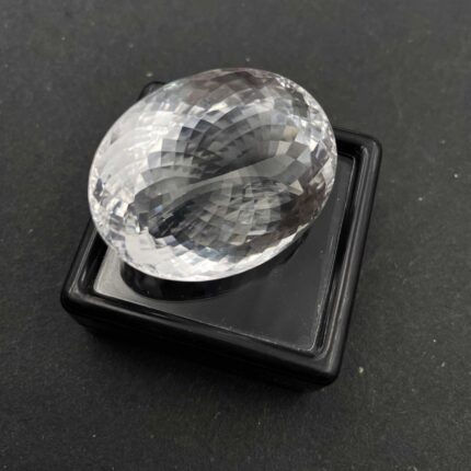 Natural Crystal Quartz Oval Flawless Gemstone Cut 27*35 MM 107 CT