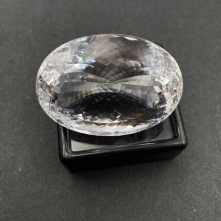 Natural Crystal Oval Cut Flawless Gemstone 29*40 MM 129 CT